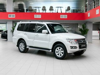 2018 Mitsubishi Pajero IV Рестайлинг 2, белый, 2940000 рублей, вид 3