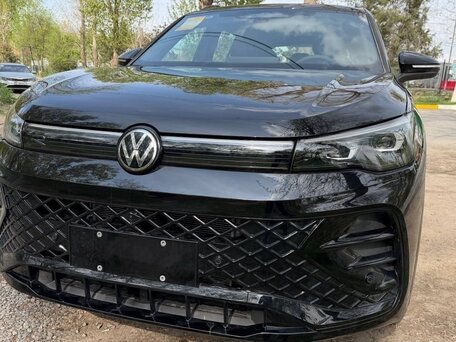 2026 Volkswagen Tiguan L Pro III (China Market), чёрный, 4400000 рублей, вид 1