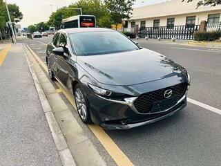 2021 Mazda 3 Axela IV (BP), серебристый, 1775400 рублей, вид 3