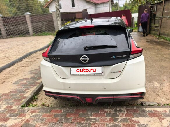 2018 Nissan Leaf II (ZE1), белый, 1500000 рублей - вид 2