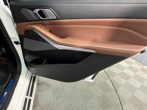 2022 BMW X7 40d I (G07), белый, 9495000 рублей - вид 24