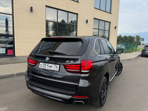 2014 BMW X5 50i III (F15), серый - вид 5
