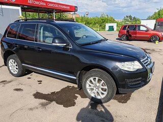 2008 Volkswagen Touareg I Рестайлинг, чёрный, 1100000 рублей, вид 2
