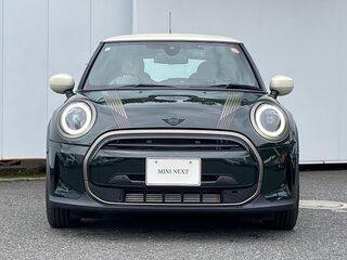 2023 Mini Hatch Cooper III (F55/F56) Рестайлинг 2, зелёный, 1680000 рублей, вид 2