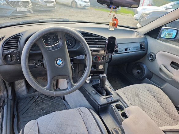1993 BMW 3 серии 316i III (E36), синий, 550000 рублей - вид 9