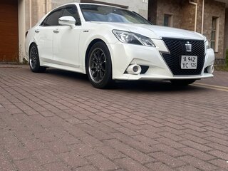 2013 Toyota Crown XIV (S210), белый, 2000000 рублей, вид 2