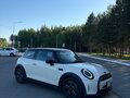 2022 Mini Hatch Cooper D III (F55/F56) Рестайлинг 2, белый, 2220000 рублей - вид 1