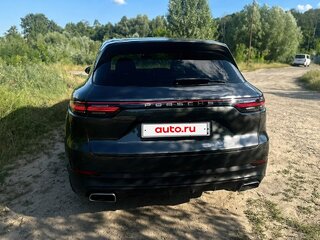 2019 Porsche Cayenne III, серый, 5300000 рублей, вид 3