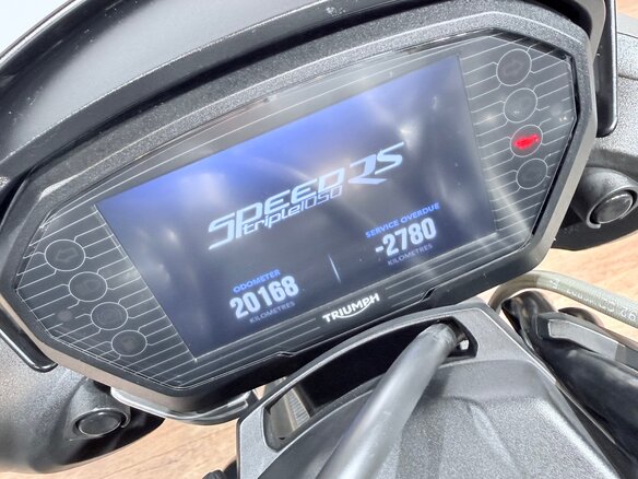 2018 Triumph Speed Triple, чёрный, 999000 рублей - вид 35