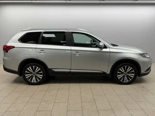 2020 Mitsubishi Outlander III Рестайлинг 3, серебристый, 2345000 рублей, вид 5