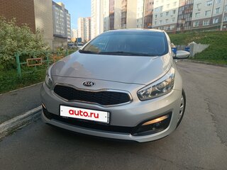 2017 Kia Ceed II Рестайлинг, серебристый, 1250000 рублей, вид 1