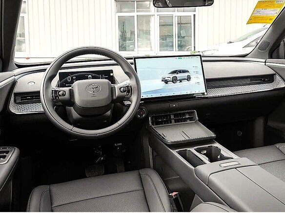 2026 Toyota bZ3X 58.3 kWh, чёрный, 2680000 рублей - вид 11