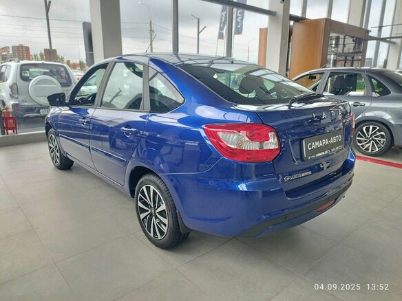 2026 Lada (ВАЗ) Granta I Рестайлинг, синий, 1344000 рублей - вид 5