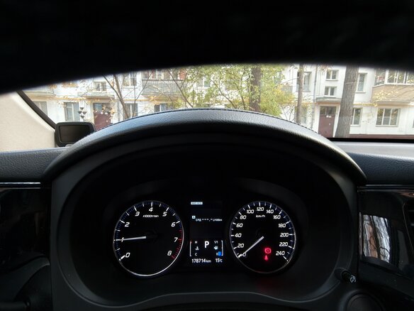 2017 Mitsubishi Outlander III Рестайлинг 2, серебристый, 1670000 рублей - вид 7