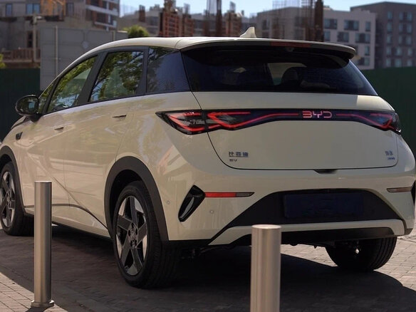 2025 BYD Dolphin 44.9 kWh I, бежевый, 1450000 рублей - вид 6