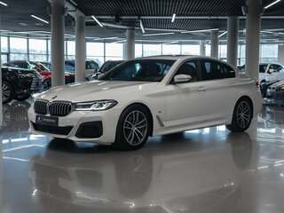 2021 BMW 5 серии 520i VII (G30/G31/G38) Рестайлинг, белый, 3350000 рублей, вид 1