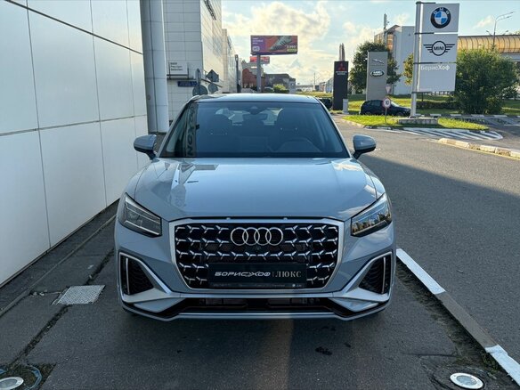 2026 Audi Q2 35 TFSI I Рестайлинг, серый - вид 1