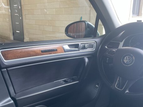 2013 Volkswagen Touareg II, чёрный, 1800000 рублей, вид 5