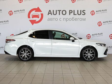 2020 Toyota Camry VIII (XV70), белый, 2115000 рублей, вид 5