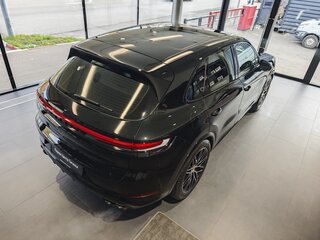 2026 Porsche Cayenne III Рестайлинг, чёрный, 22990000 рублей, вид 3