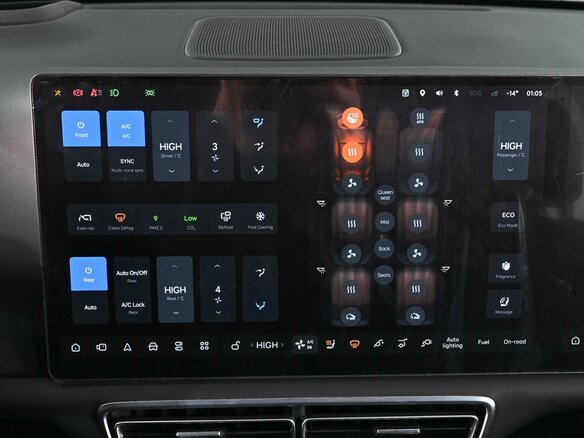 2024 Li Auto (Lixiang) L9 52.3 kWh I Рестайлинг, серый, 8879000 рублей - вид 15