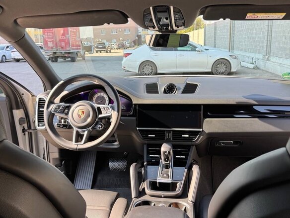 2020 Porsche Cayenne E-Hybrid III, серебристый - вид 9