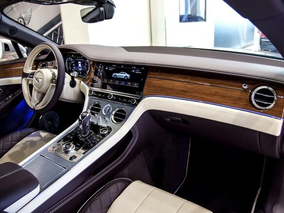 2020 Bentley Continental GT III, серебристый - вид 30