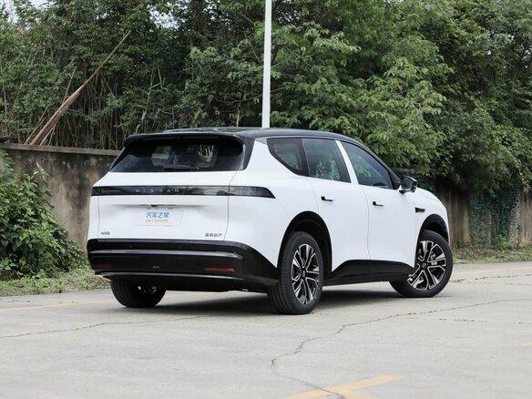 2026 Nissan NX8 81 kWh, белый - вид 5