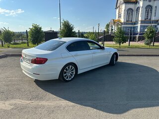 2013 BMW 5 серии 520i VI (F10/F11/F07), белый, 1600000 рублей, вид 4