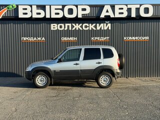 2018 Chevrolet Niva I Рестайлинг, серебристый, 750000 рублей, вид 3