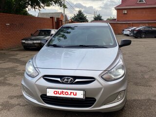 2011 Hyundai Solaris I, серебристый, 710000 рублей, вид 2
