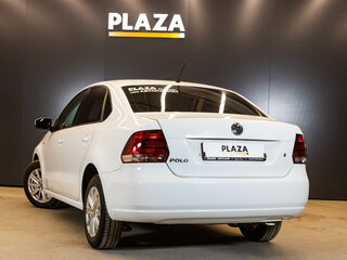 2015 Volkswagen Polo V Рестайлинг, белый, 950000 рублей, вид 3