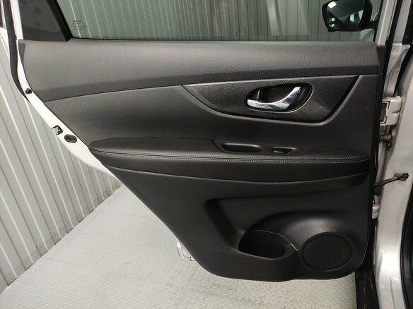 2017 Nissan X-Trail III Рестайлинг, серебристый, 1520000 рублей - вид 14