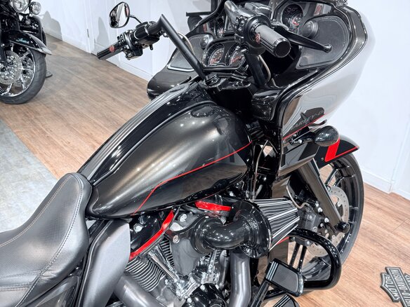 2018 Harley-Davidson CVO Road Glide, чёрный, 2499000 рублей - вид 14