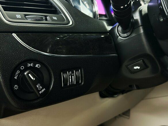 2014 Chrysler Voyager Grand V Рестайлинг, чёрный - вид 9