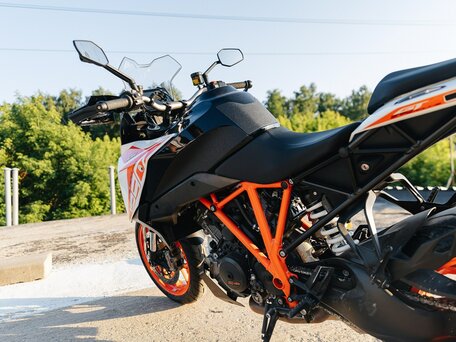 2019 KTM 1290 Super Duke GT, чёрный, 1300000 рублей, вид 5