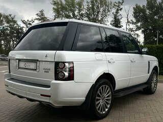 2012 Land Rover Range Rover III Рестайлинг 2, белый, 1990000 рублей, вид 2