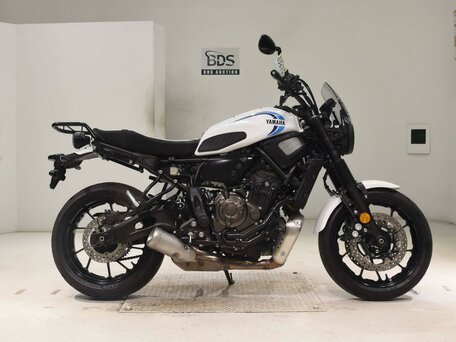 2022 Yamaha XSR700, белый, 699000 рублей, вид 2