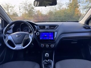 2015 Kia Rio III Рестайлинг, белый, 800000 рублей, вид 5