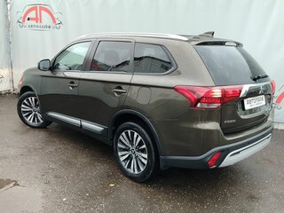 2019 Mitsubishi Outlander III Рестайлинг 3, коричневый, 1949000 рублей, вид 3