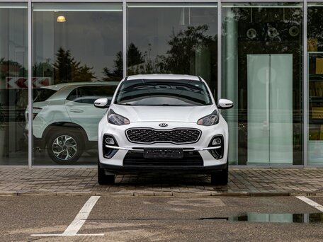 2019 Kia Sportage IV Рестайлинг, белый, 1995000 рублей, вид 2
