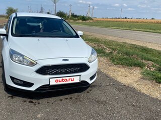 2017 Ford Focus III Рестайлинг, белый, 1000000 рублей, вид 1