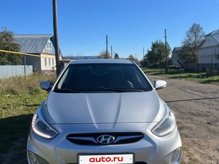 2014 Hyundai Solaris I, серебристый, 680000 рублей, вид 3