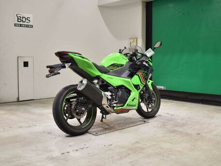 2024 Kawasaki Ninja 400, зелёный, 707000 рублей, вид 5