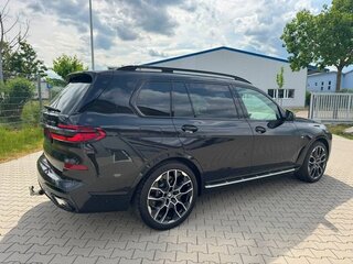 2025 BMW X7 40d I (G07) Рестайлинг, чёрный, 13850000 рублей, вид 5