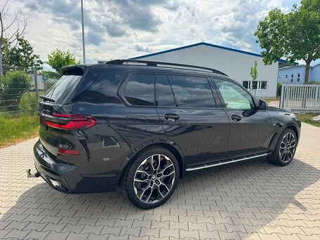 2025 BMW X7 40d I (G07) Рестайлинг, чёрный, 13850000 рублей, вид 5