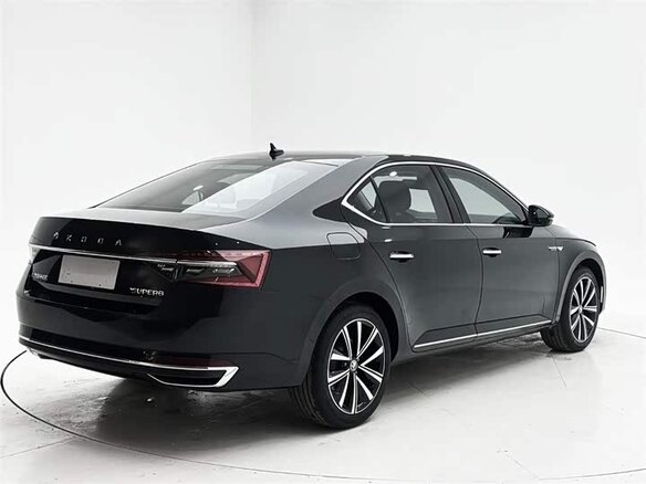 2023 Skoda Superb III Рестайлинг, чёрный - вид 5