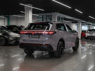 2026 Volkswagen Tiguan L Pro III (China Market), серый, 5250000 рублей, вид 5