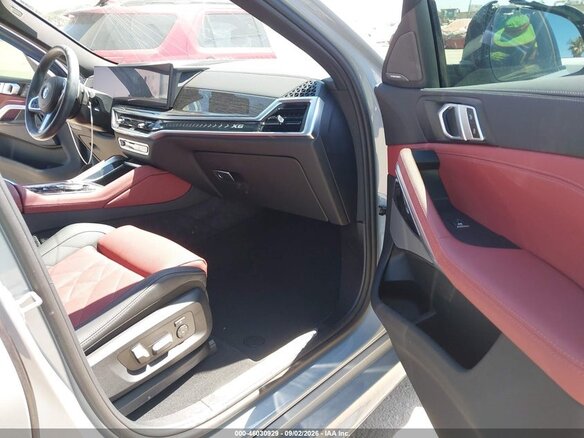 2025 BMW X6 40i III (G06) Рестайлинг, серый, 10400000 рублей - вид 4