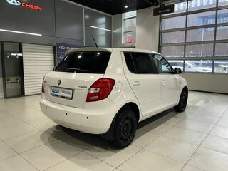 2014 Skoda Fabia II Рестайлинг, белый, 780000 рублей, вид 4